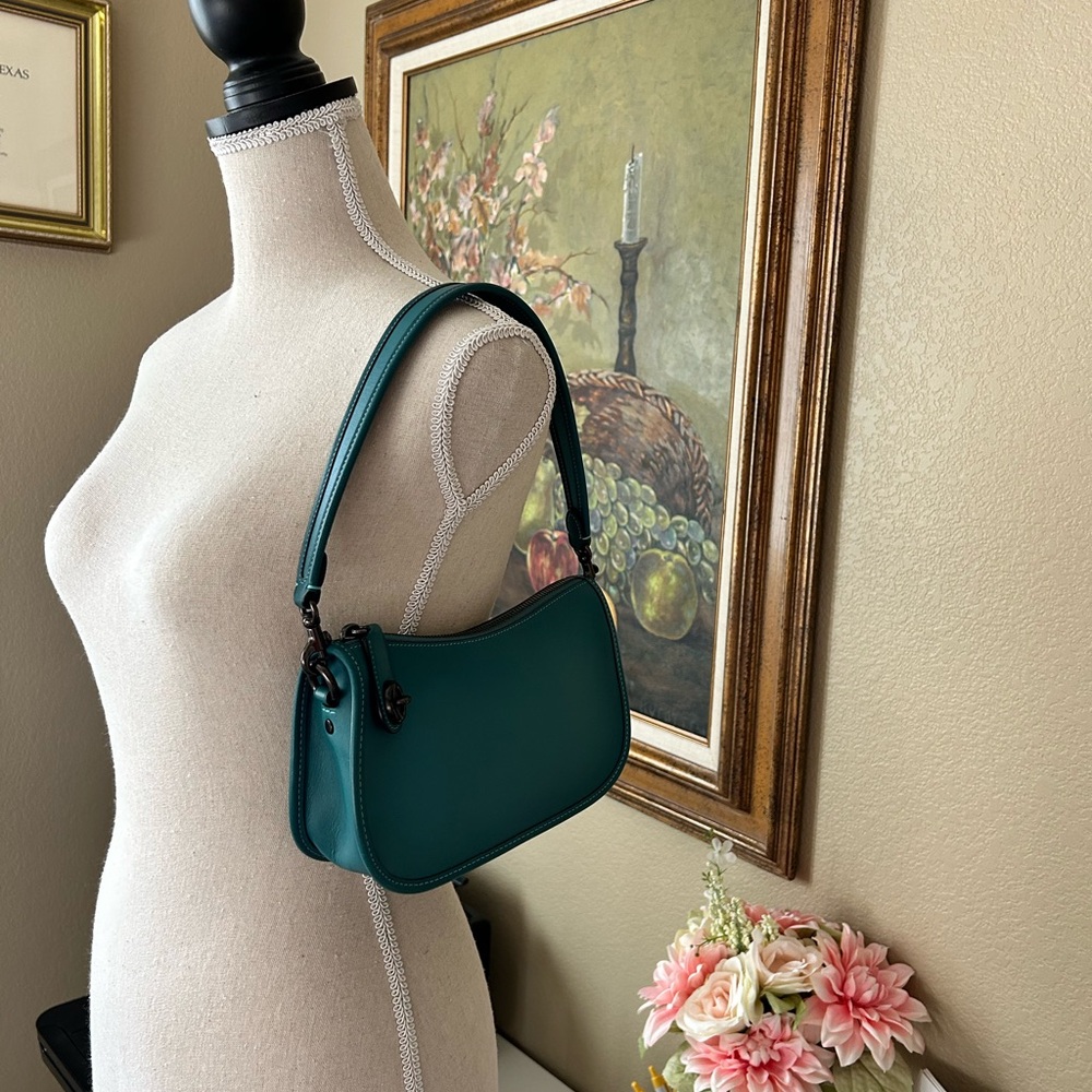 COACH Swinger Bag